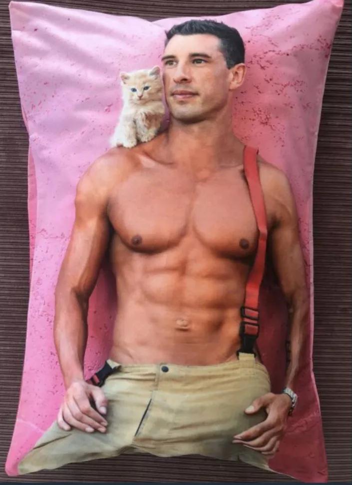 谁说*男猛**和萌猫必须二选一？这次我全都要