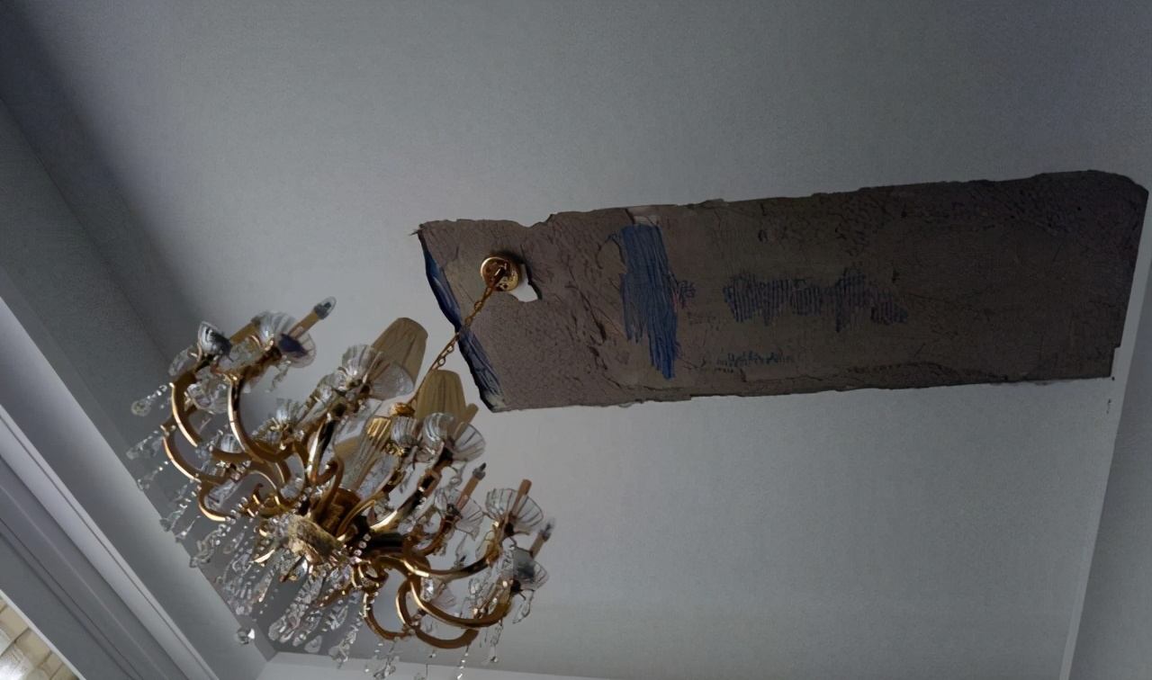 房子天花板掉皮怎么回事,天花板掉皮怎么修补