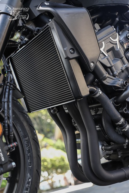 本田cbx1000摩托车试驾,试驾本田CB1000R