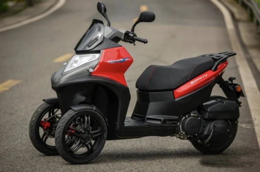 林海150cc水冷倒三轮,林海150水冷踏板拆解