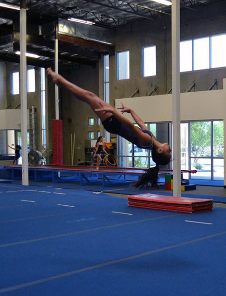 喝水时的搞笑表情包,跑步表情包搞笑图片高清