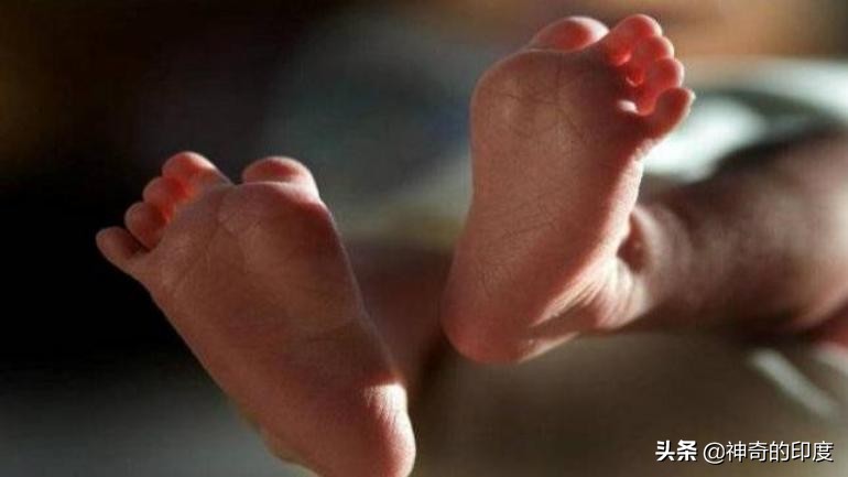 印度男子虐待妻子十多年,印度变态男杀女友