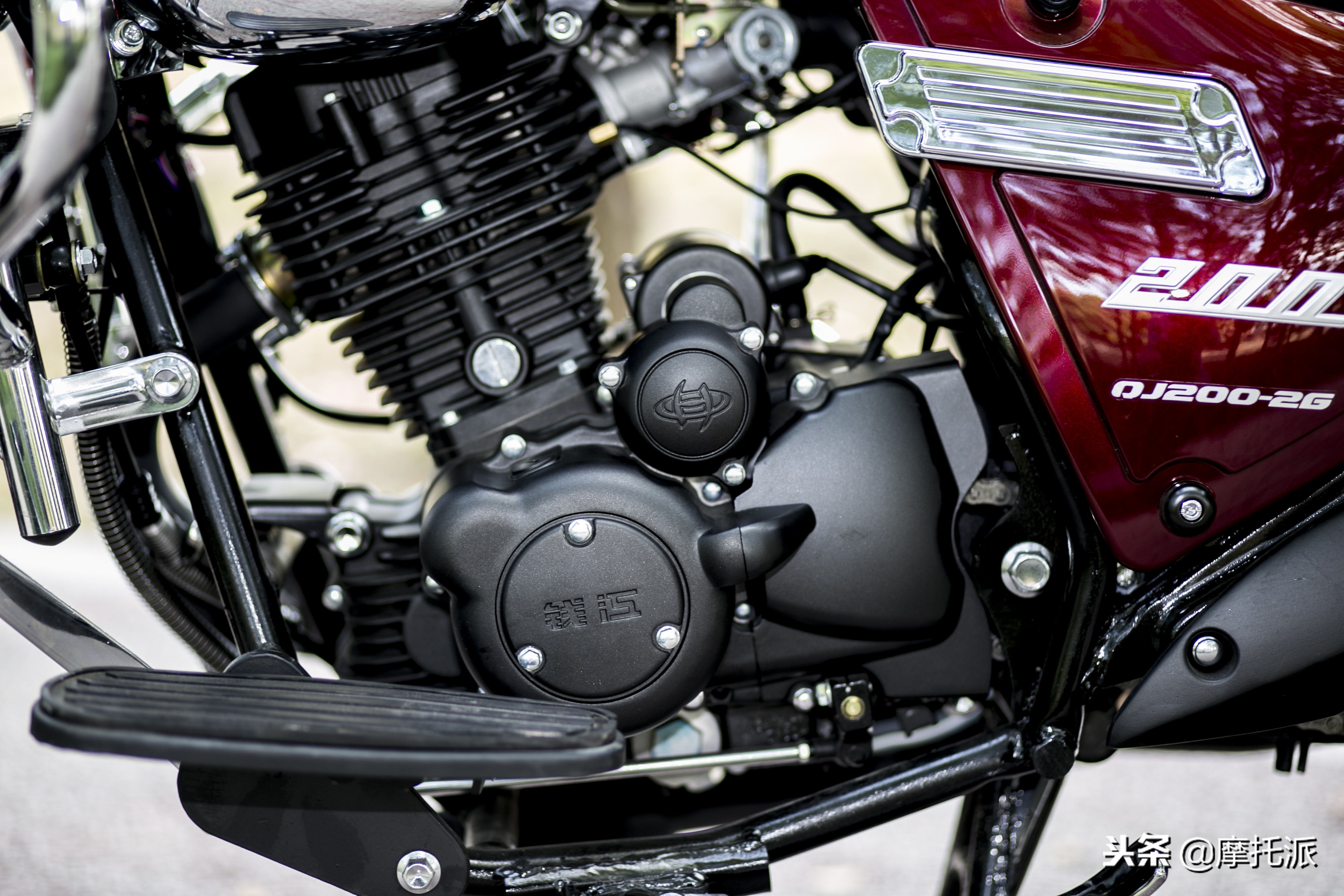 凯威极光200摩托车,钱江凯威荣光202和极光200的区别