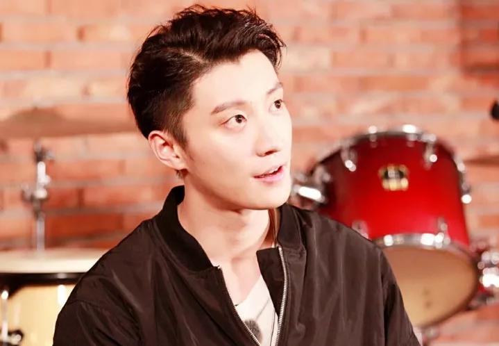 乔任梁自杀后，其父母坚强乐观、走红网络，为什么他却得了抑郁症