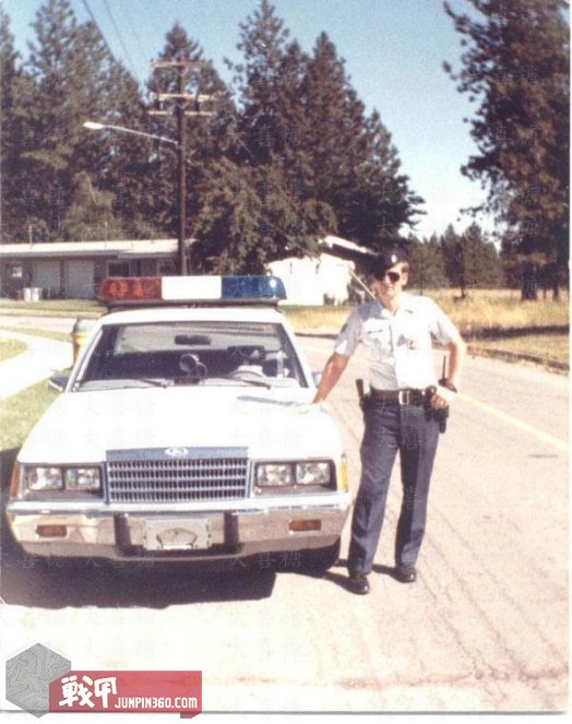 空军宪兵第四部分：安全部队制服配饰中的特色元素