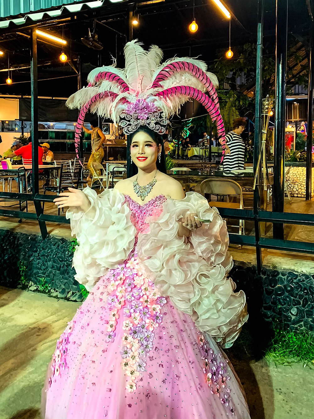 到了泰国那就必须得看人妖了，感受一下泰国的人妖文化