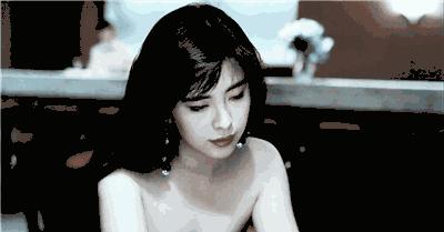 女生聊天怎么才能让男生心动,小学生做两个动作能让男生心动