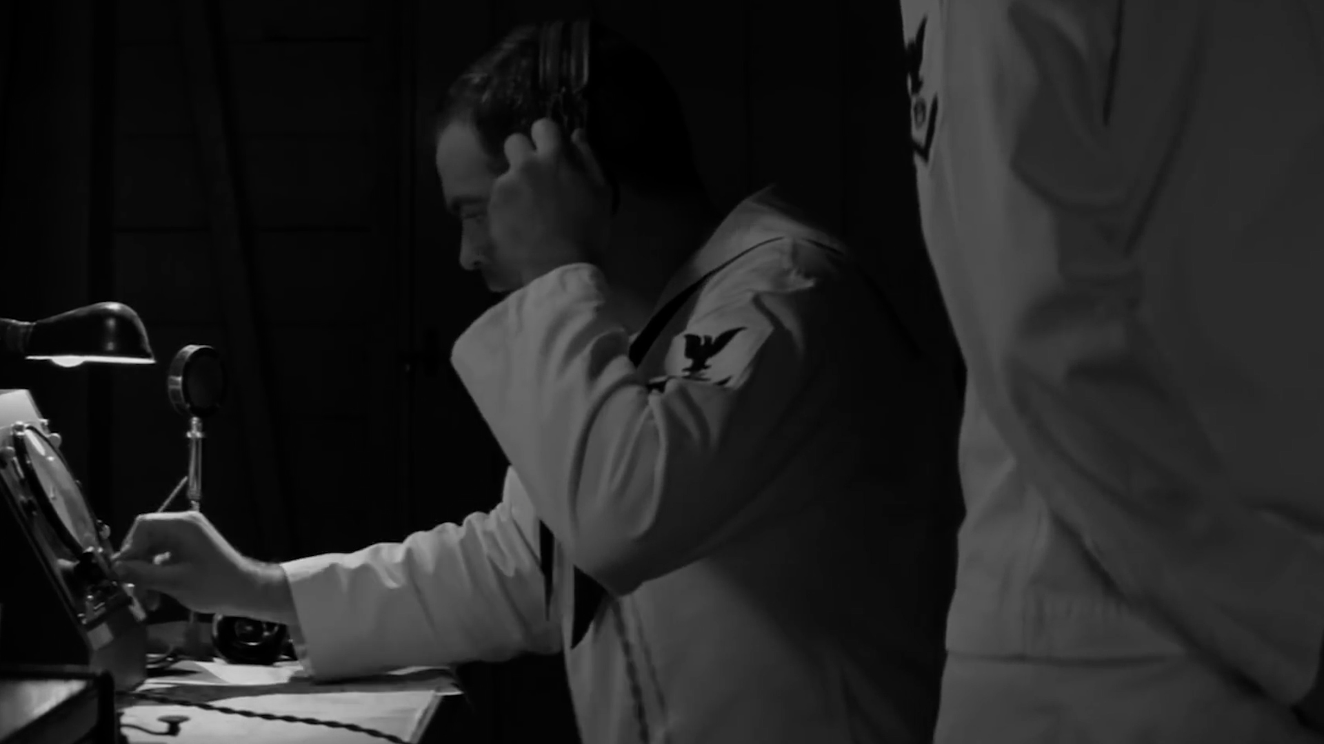 国外女飞行员飞行途中遭遇险情,女飞行员遇到的奇怪事