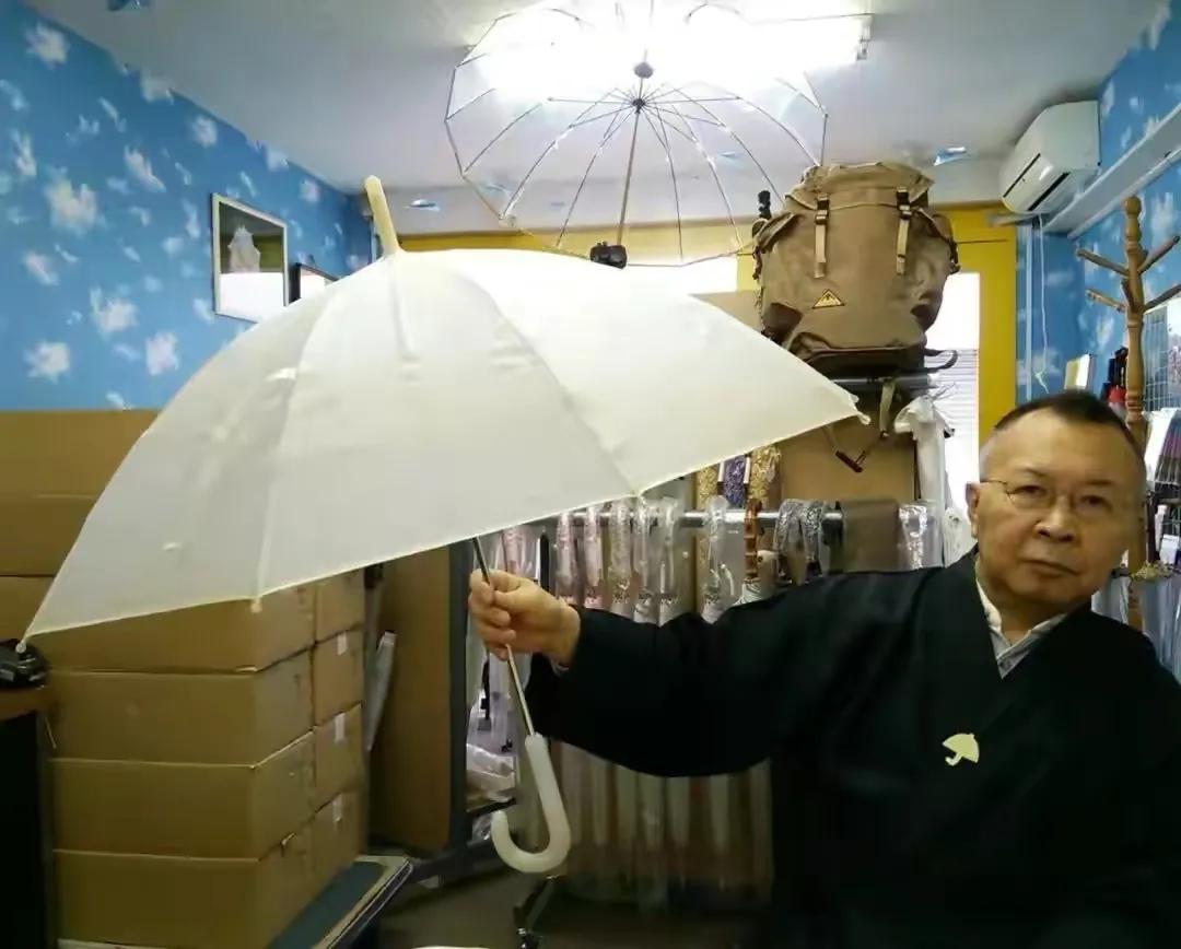 为什么日本人爱用透明伞,为什么日本大多是透明伞黑伞