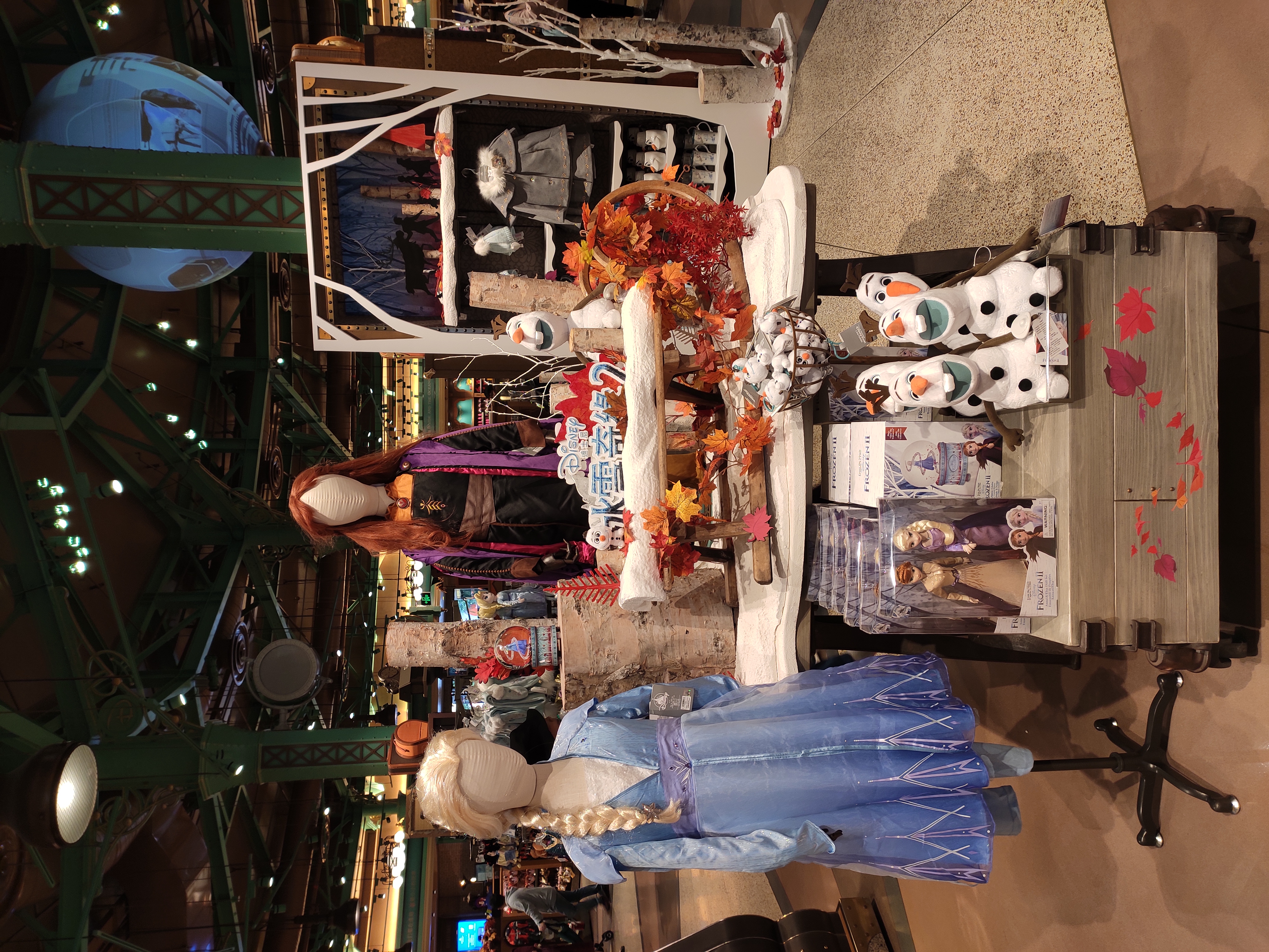 上海迪士尼一大一小旅游攻略,上海迪士尼吃住攻略讲解