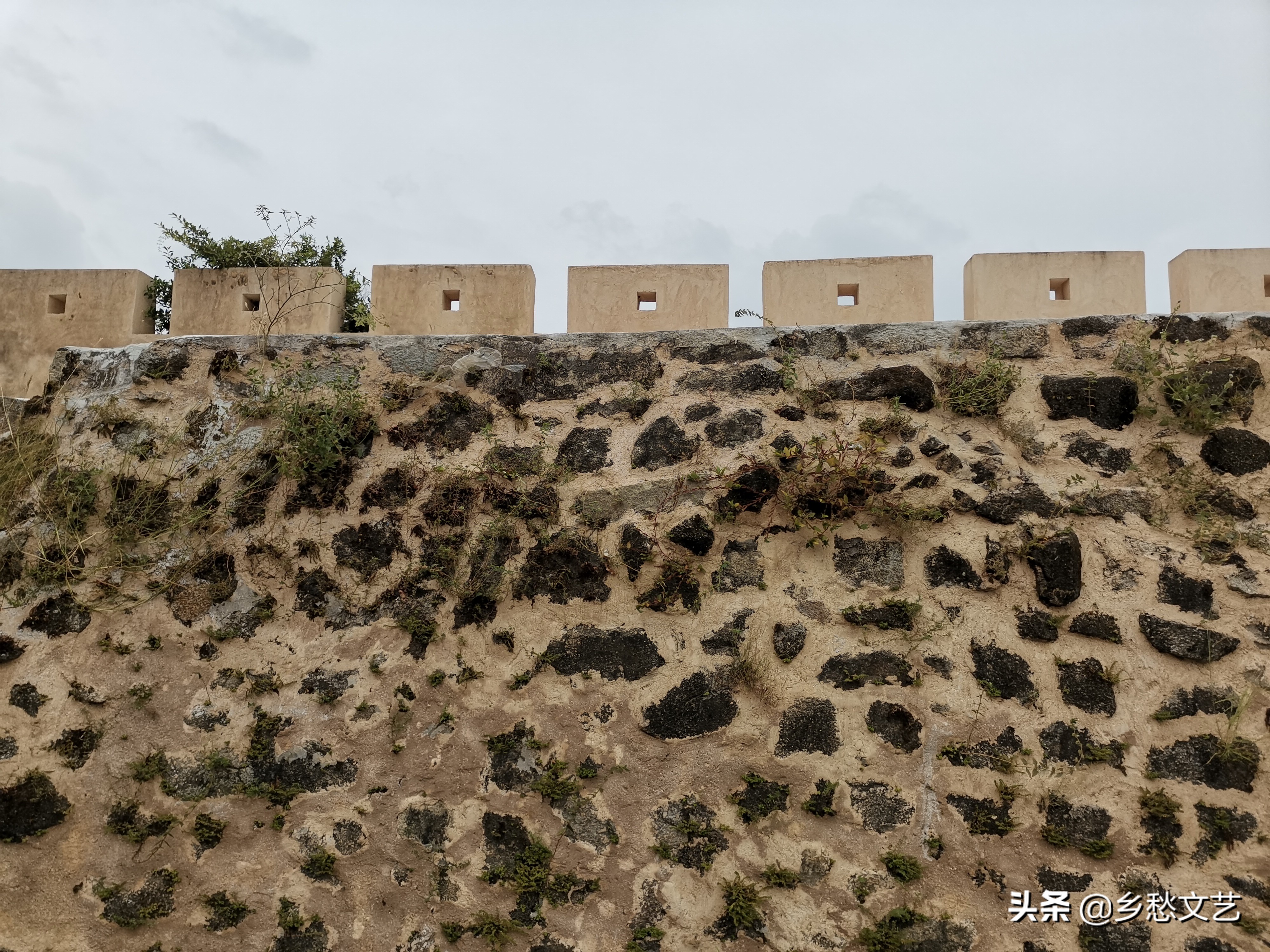 揭阳比较有历史的建筑,靖海古城墙历史