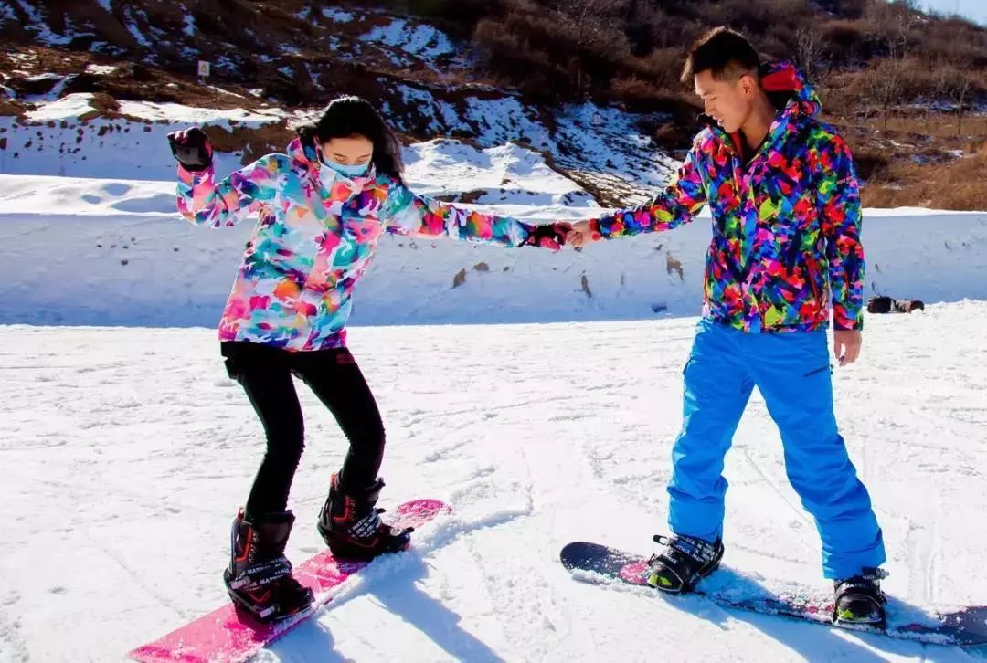 薛家寨照金国际滑雪场,热雪奇迹滑雪场高级道