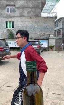 瓶盖挑战康纳,瓶盖挑战潘玮柏