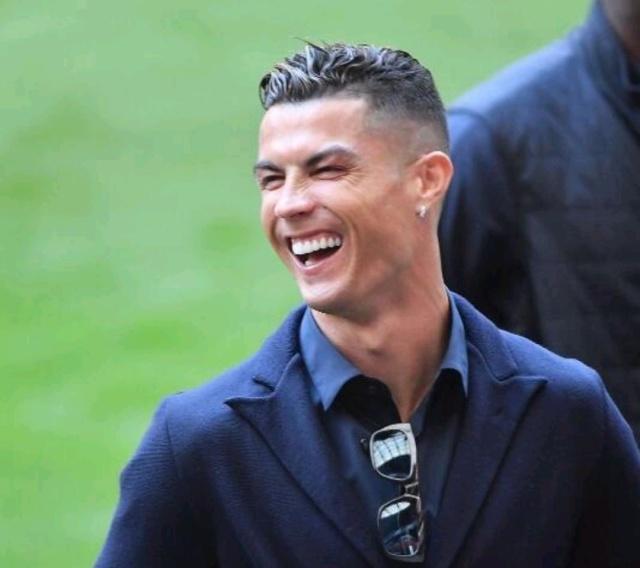 尤文欧冠被淘汰后c罗更衣室痛哭,欧冠c罗帽子戏法尤文逆转马竞