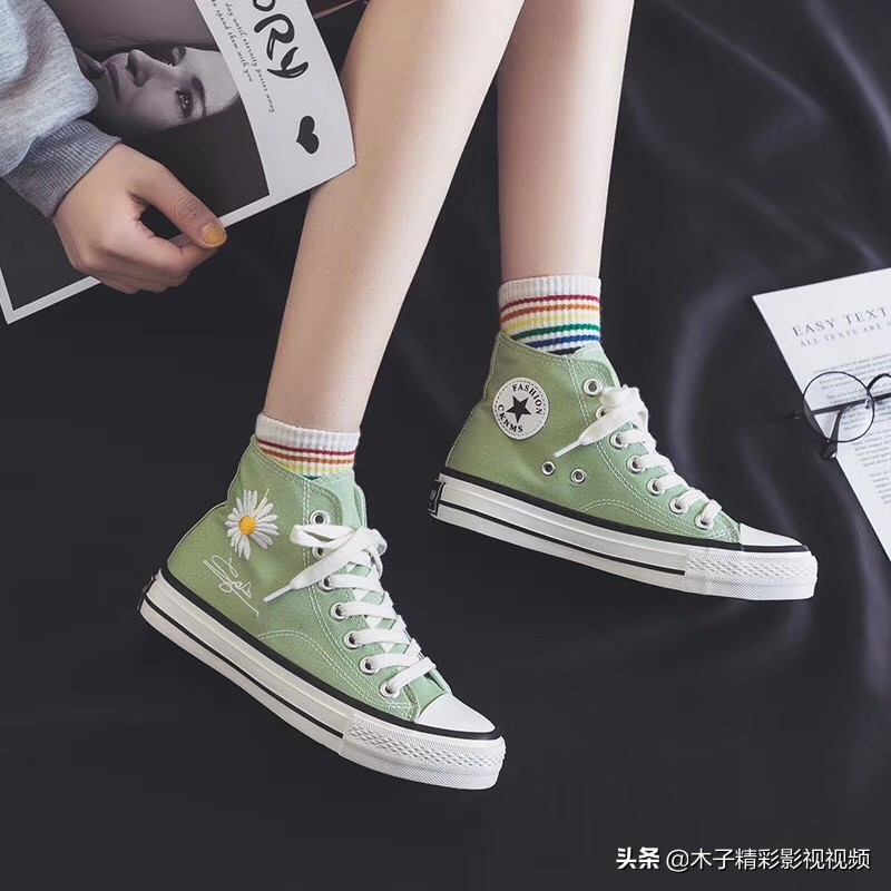 今年超火女板鞋黑色平底,女款个性帆布女鞋高帮