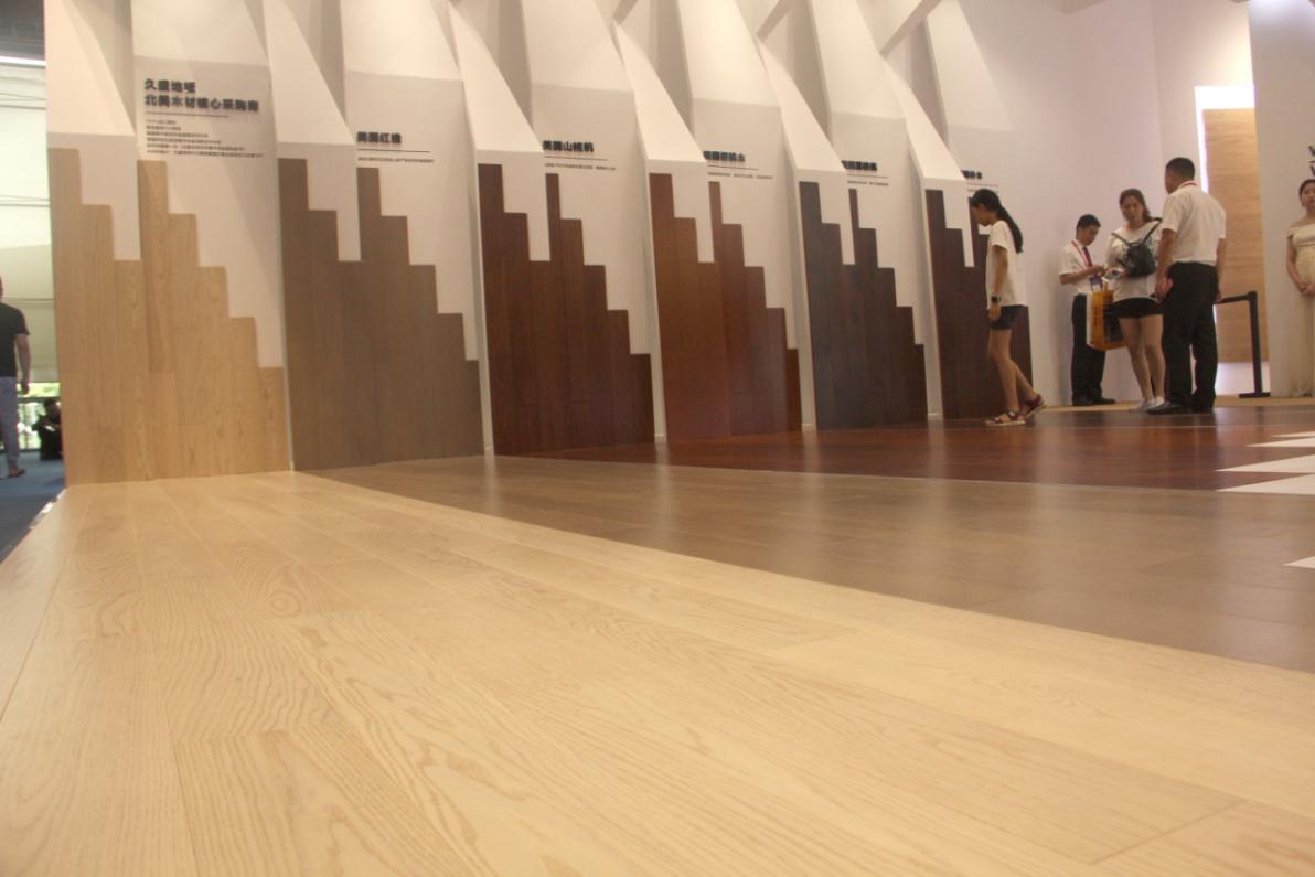 久盛纯实木地暖地板铺设效果,久盛纯实木地暖地板价格