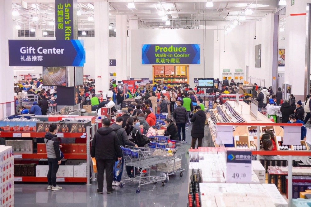 人人人，山姆重庆首店开业被挤爆，现场紧急限流