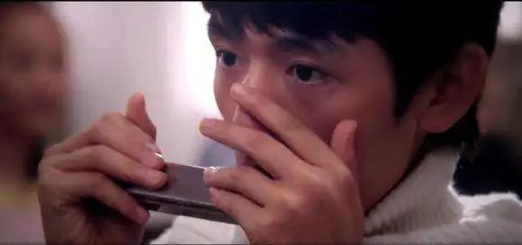 口琴只是孩子的玩具吗,口琴是移动的钢琴