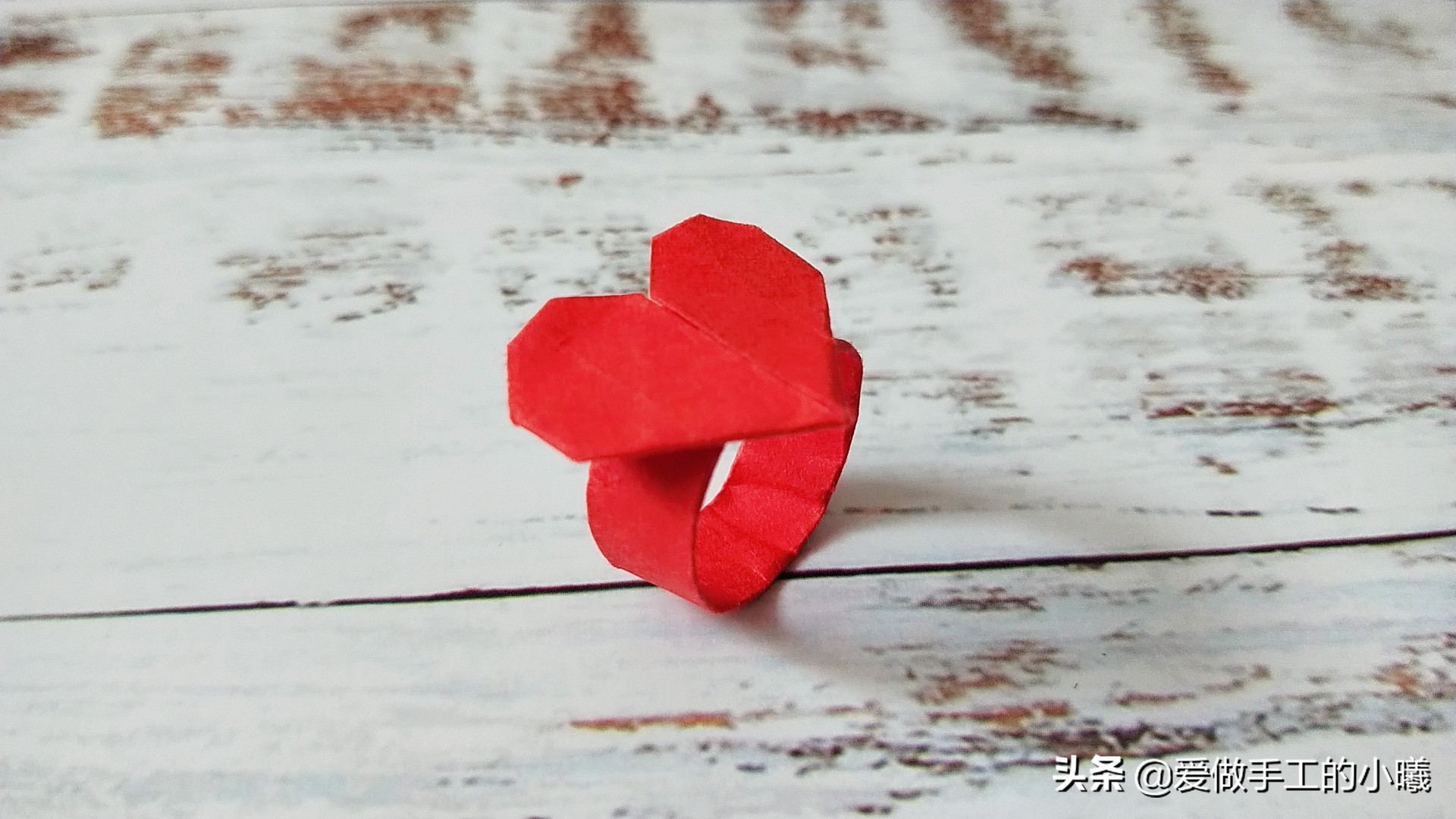 手工折纸爱心戒指简单又好看,折纸戒指简单方法大全图解