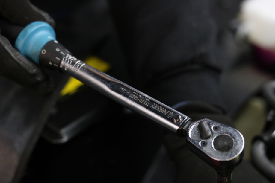 怪兽修车:修复一辆09款中东版丰田霸道,最终旧车变新车