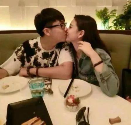 酒后踢别人的车政审有问题吗,酒后踢人家车怎么处罚