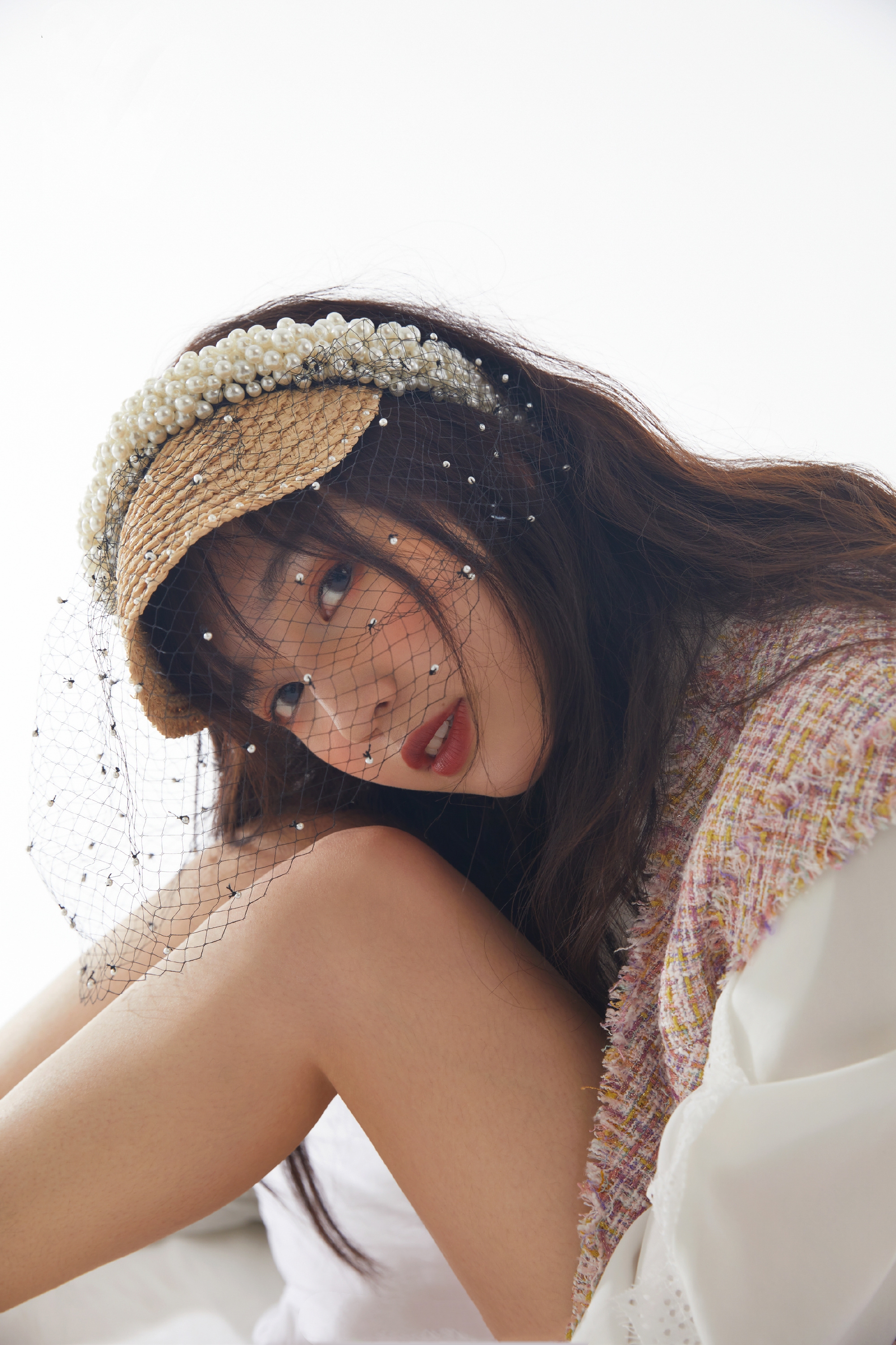 秦牛正威蓬松的头发视频,秦牛正威惊艳的照片