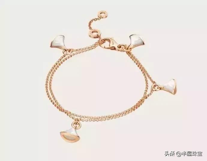 李湘晒奢华珠宝 (李湘戴的珍珠项链)