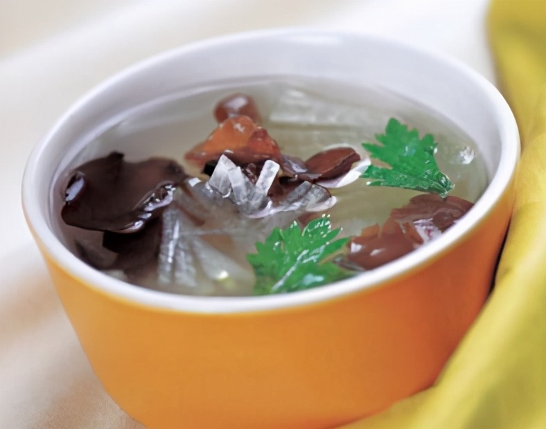 眼底出血最佳食疗方法,眼底出血中医小方法