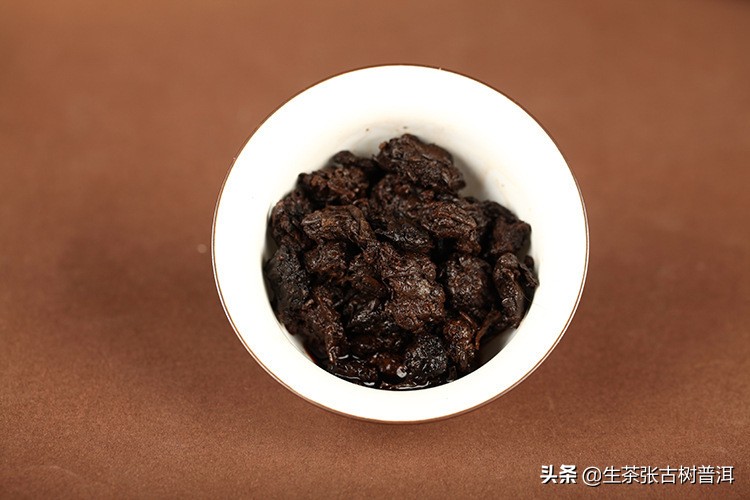 如何识别老茶头是否天然,怎样辨别一款老茶头熟茶