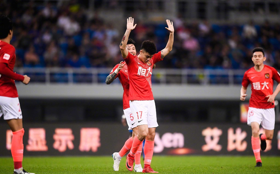 一地鸡毛高拉特,现场直播中超恒大对泰达