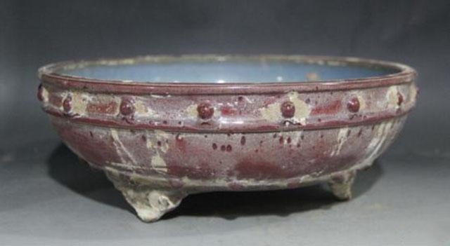 价值80万的古董被人当烟灰缸扔了,老汉捡到一个盆当成烟灰缸三年