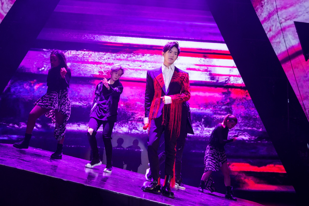 大家对易烊千玺的评价一段话,易烊千玺人物评价简洁