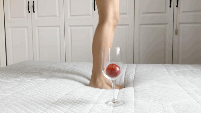 躺平青年的睡眠好物！8H黑金刚大口径独立弹簧乳胶床垫深度体验