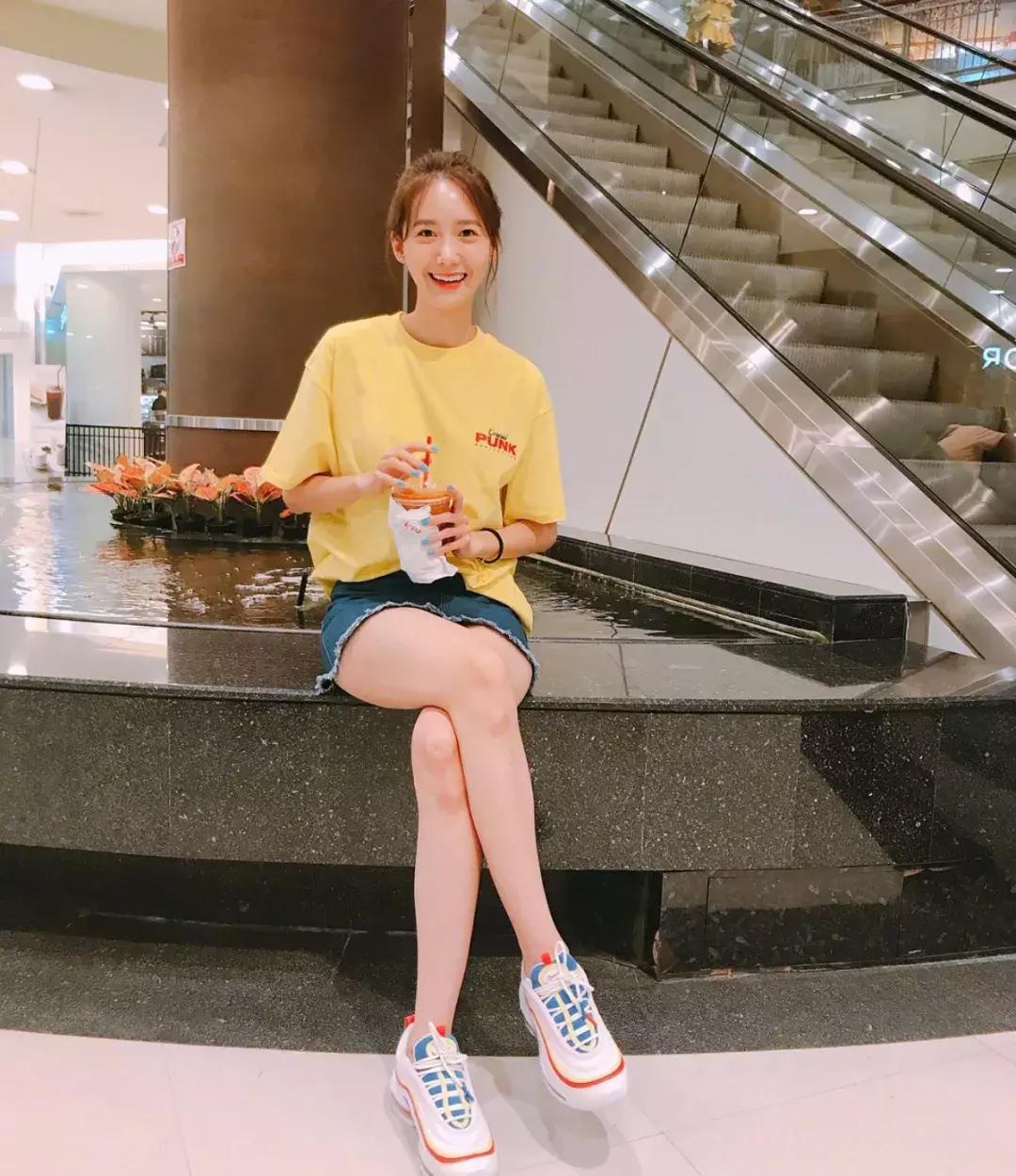 林允儿在韩国出道的视频,林允儿最近在中国出席的活动