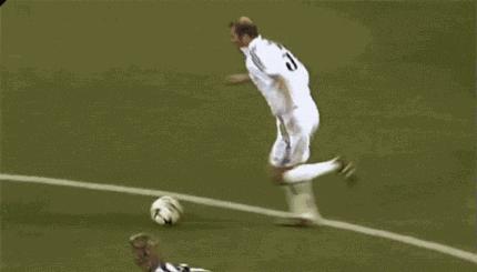 齐祖马赛回旋过人,齐祖马赛回旋教学