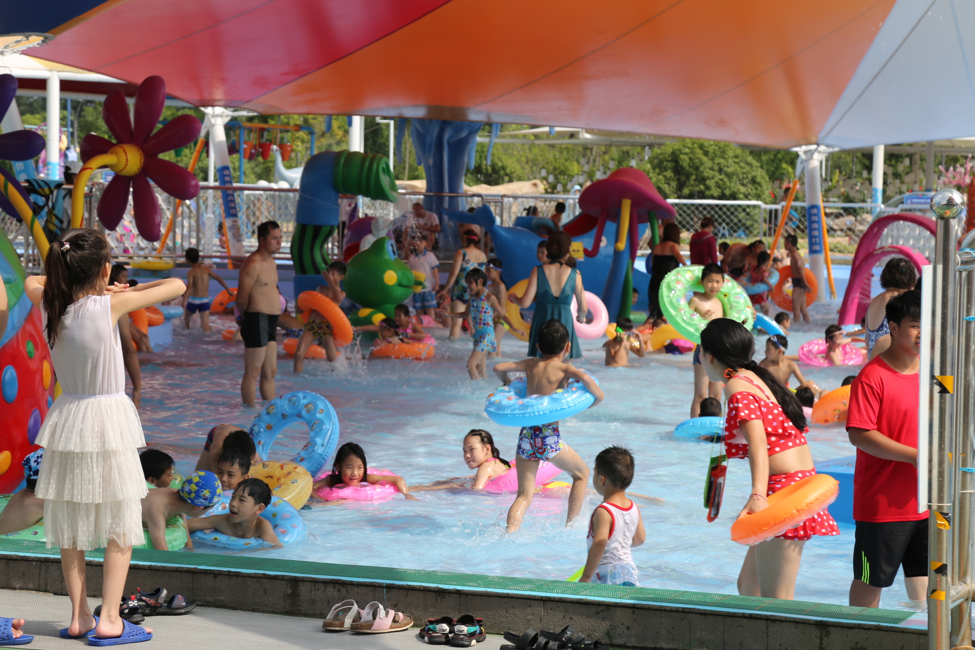 许昌瑞贝卡乐园地址,许昌瑞贝卡乐园