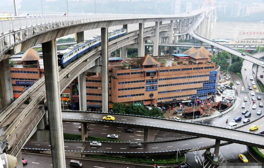 三维世界已经容不下重庆了