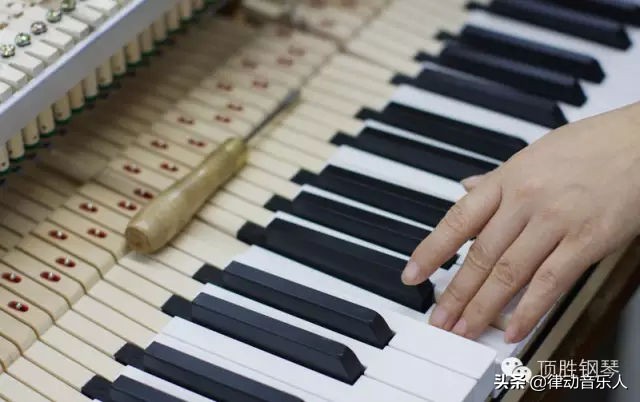 钢琴常见故障解决办法视频,钢琴键盘坏了如何修复