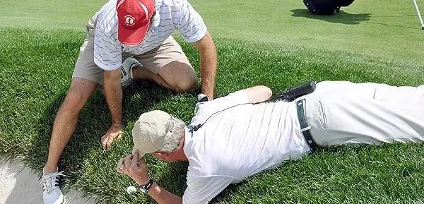 高尔夫规则违规击球,高尔夫规则中不规范打球姿势