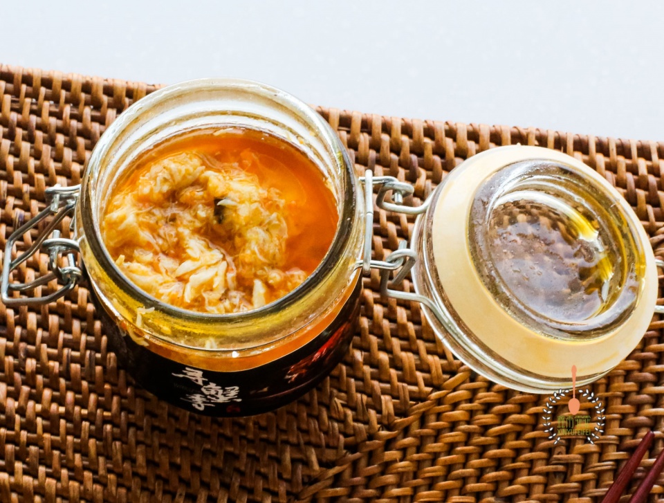 螃蟹买回来活的放一晚死了能吃吗,活螃蟹放到冰箱里冷冻死了能吃吗