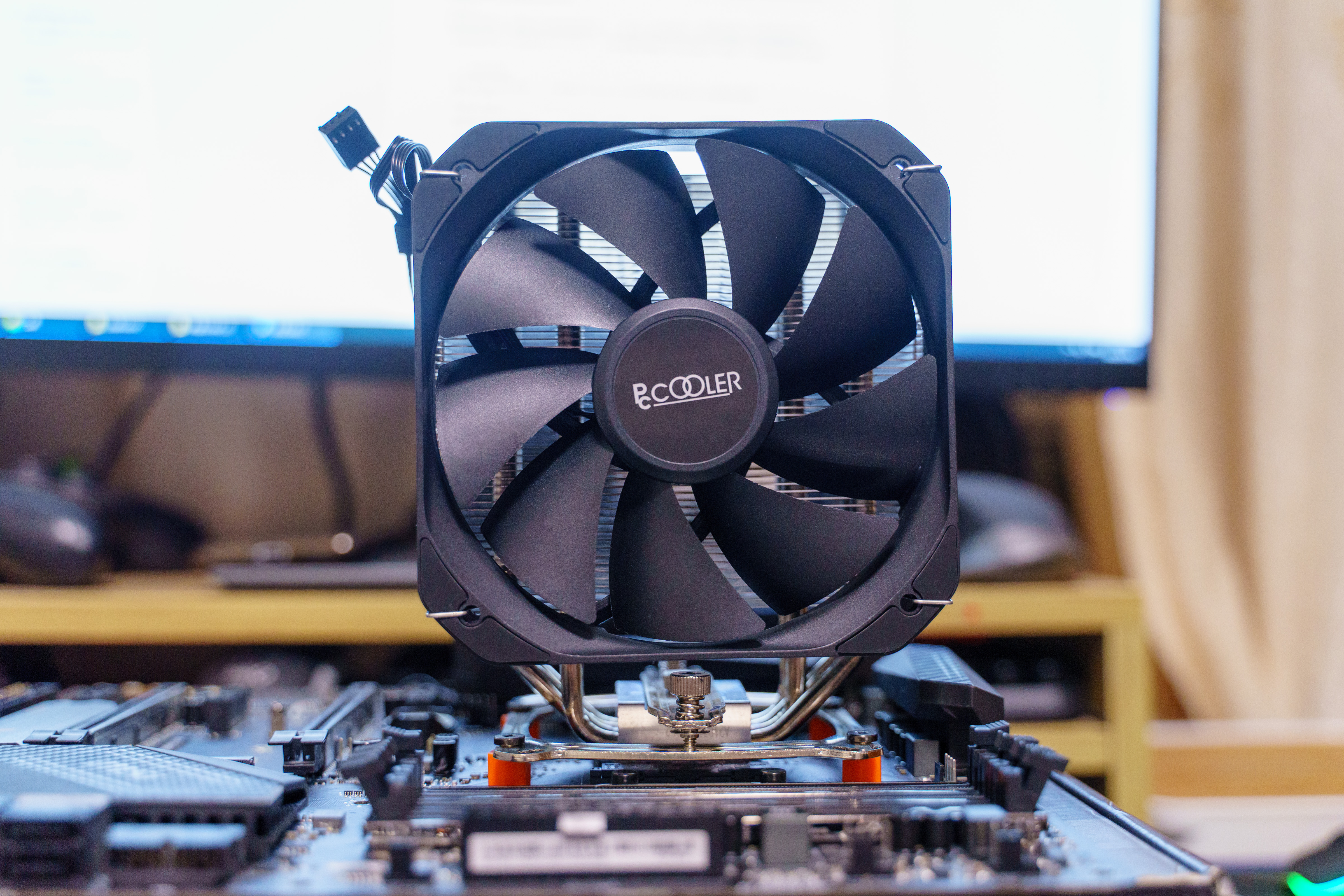 东海k4000,超频三东海r4000对比玄冰400