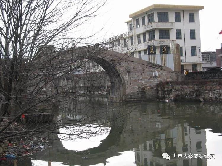 大案纪实年轻女子离奇死亡的视频,大案实录神秘女尸