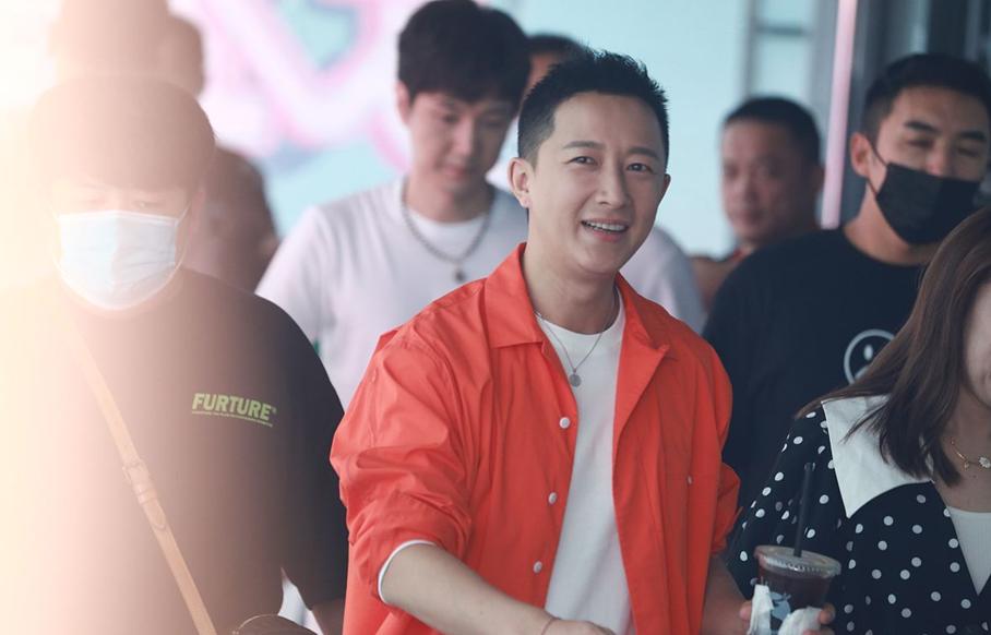 牛仔外套韩庚,韩庚牛仔外套搭配图片