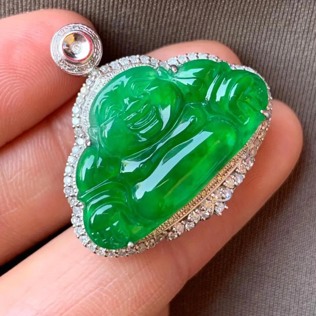 翡翠为什么不给估价,买翡翠回来讲究什么呢