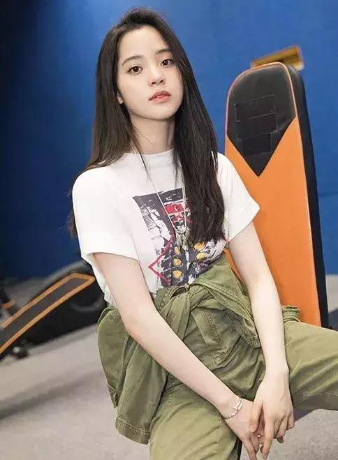 欧阳娜娜黄褐发色,2022年最流行显白的颜色