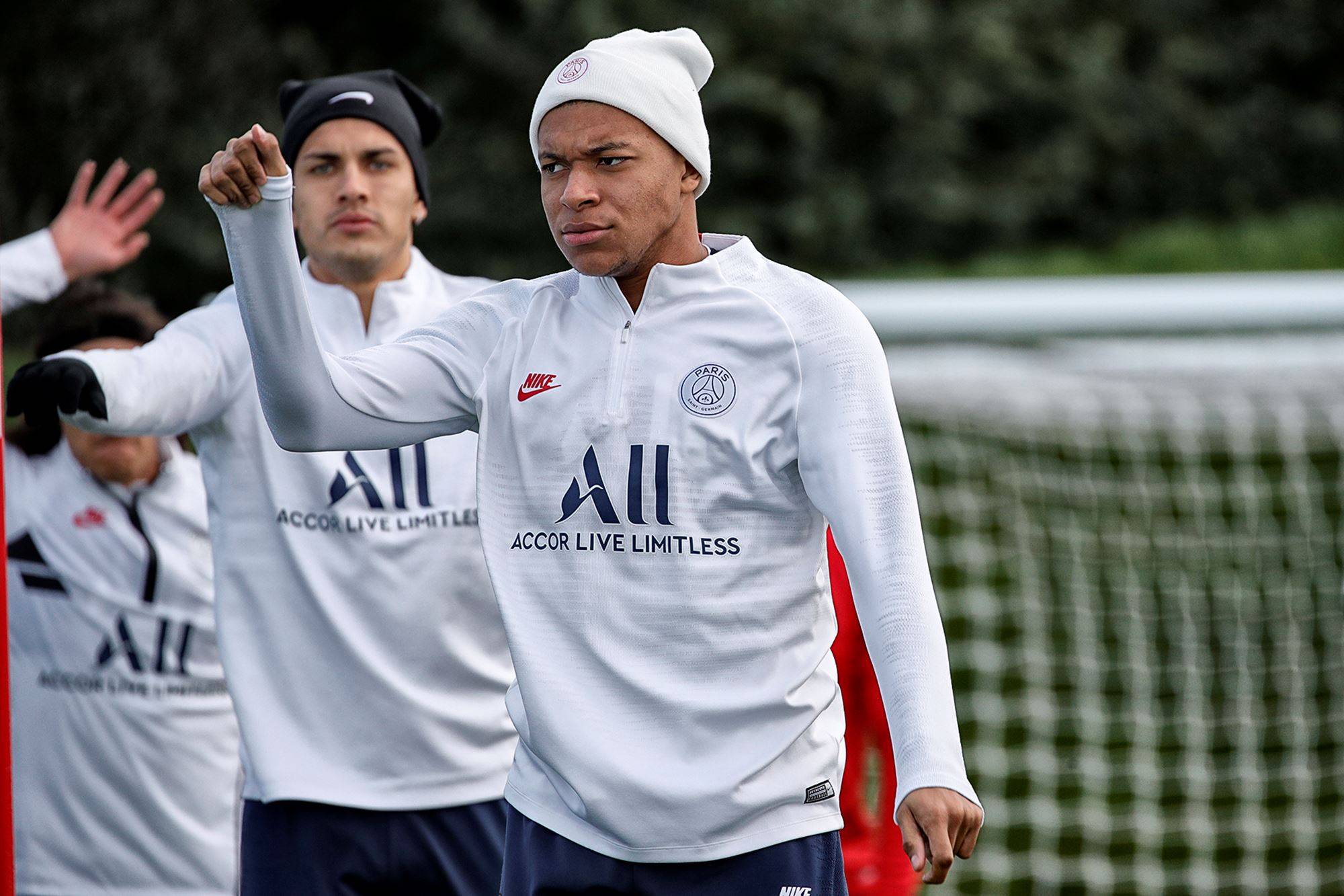 亨利大闹伯纳乌,梅西大闹伯纳乌原声