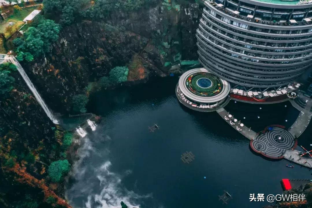 上海世茂深坑酒店建造过程,上海深坑酒店世界建筑奇迹