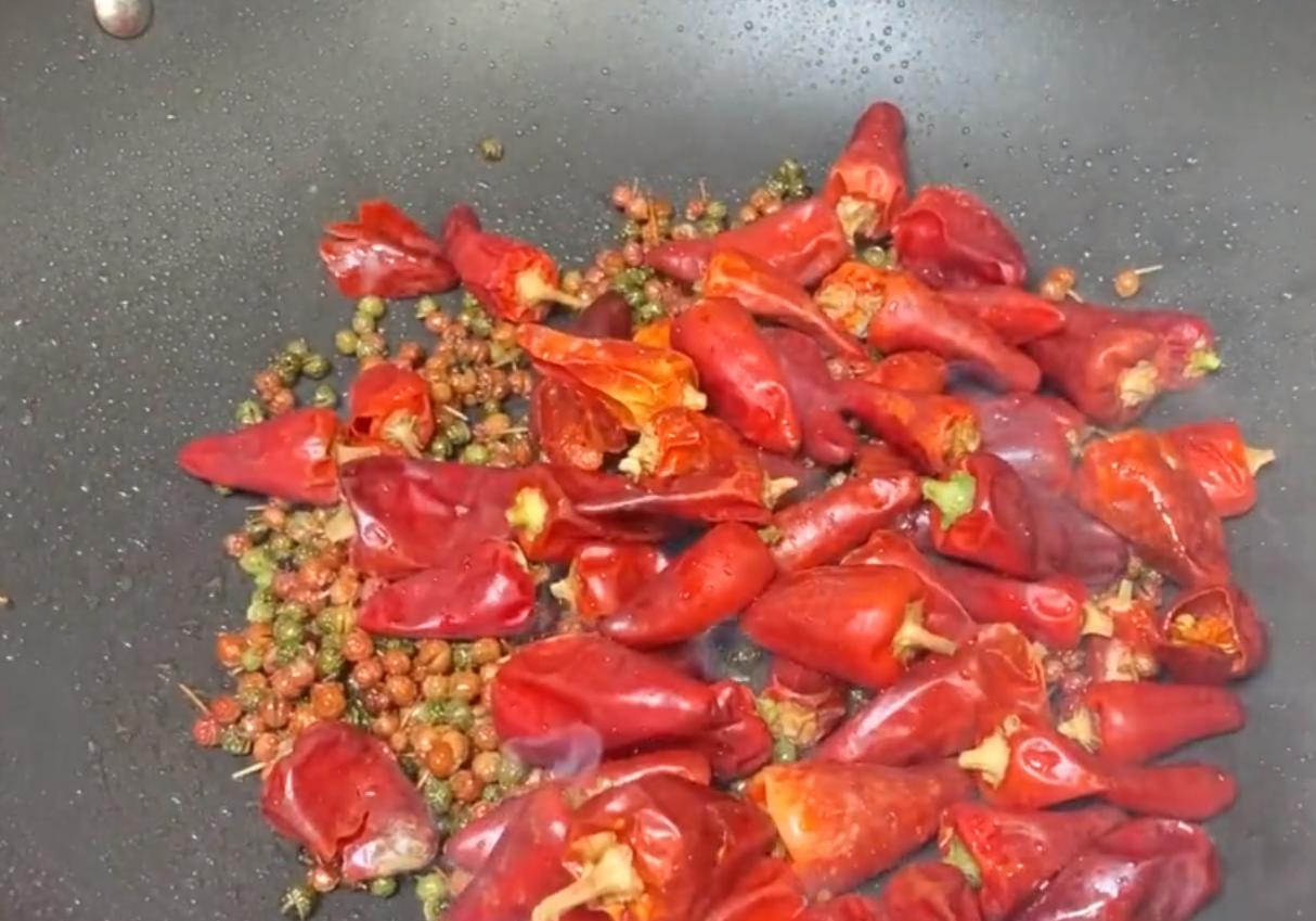 老卤卤鸭掌最正宗的方法,卤鸭掌的绝密配方