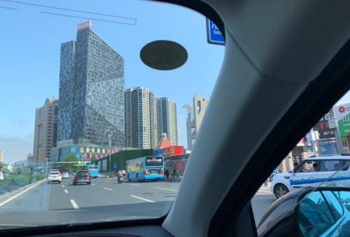 开上长安uni-v,开上别克君越