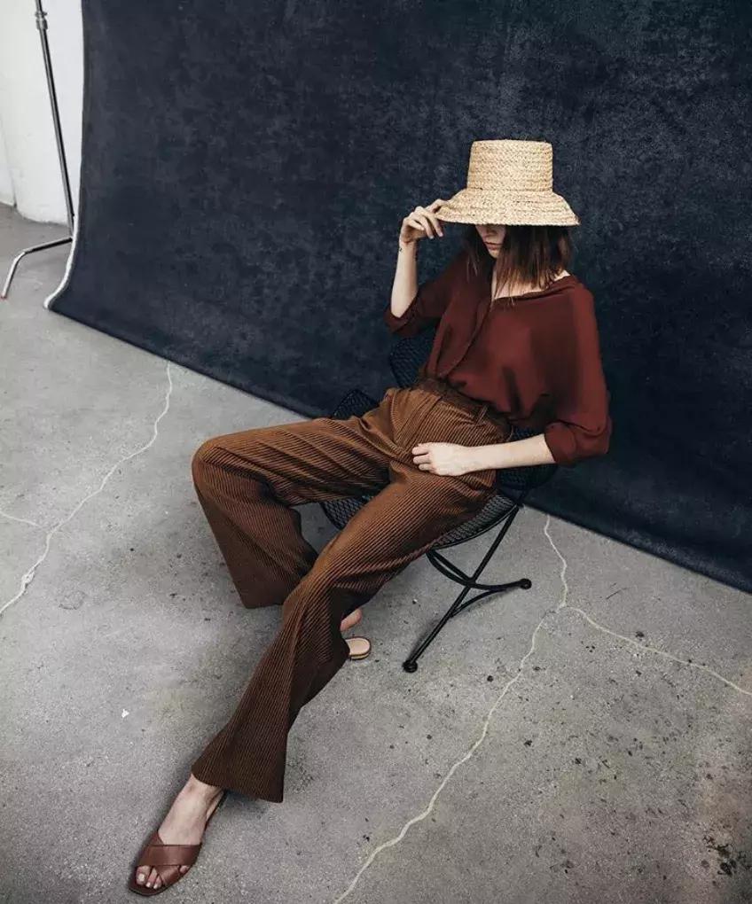 从全世界最会戴帽子的女人身上,学习一点「帽子戏法」